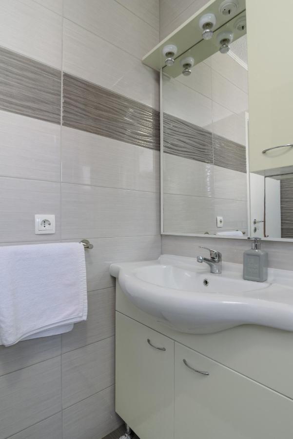 Apartments Villa Sanda - With Pool Trogir Exterior foto