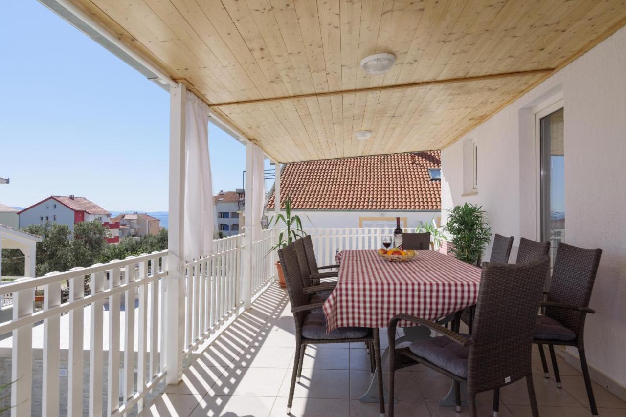 Apartments Villa Sanda - With Pool Trogir Exterior foto