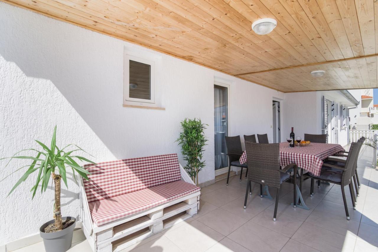 Apartments Villa Sanda - With Pool Trogir Exterior foto