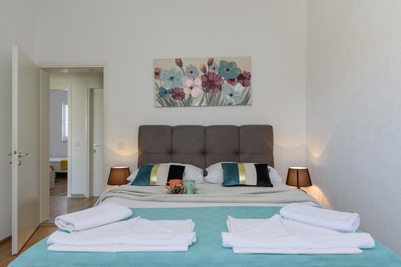 Apartments Villa Sanda - With Pool Trogir Exterior foto
