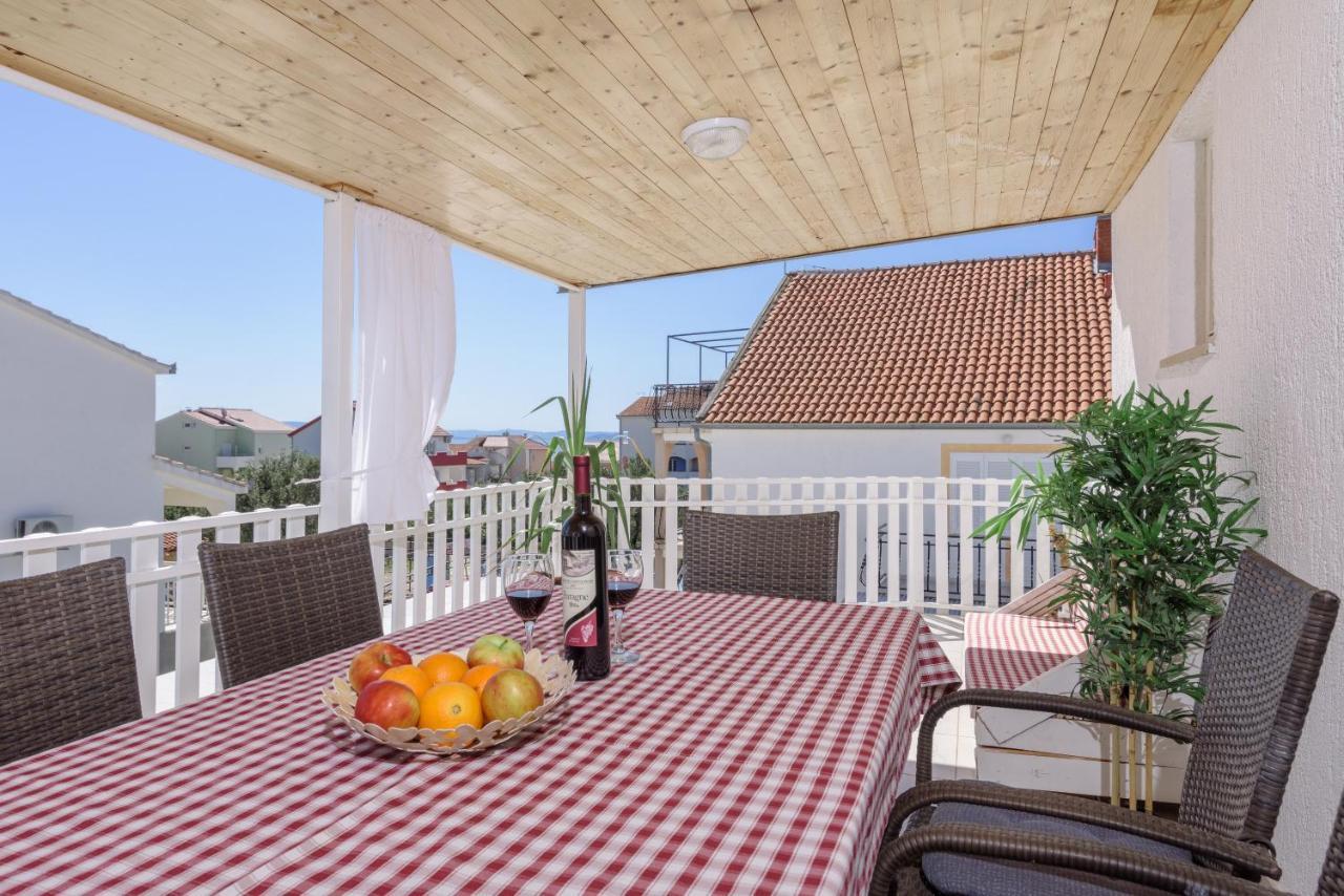 Apartments Villa Sanda - With Pool Trogir Exterior foto