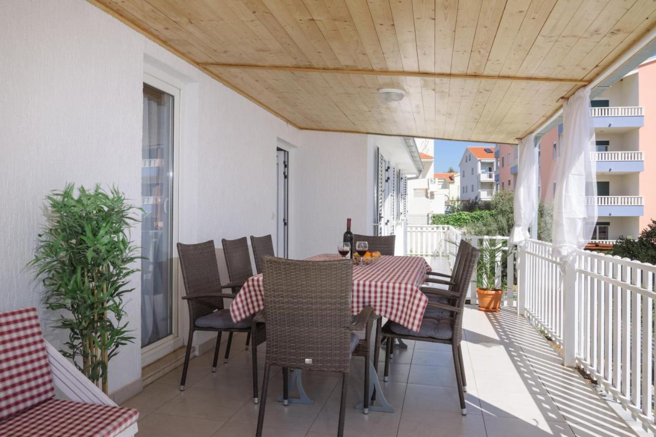 Apartments Villa Sanda - With Pool Trogir Exterior foto