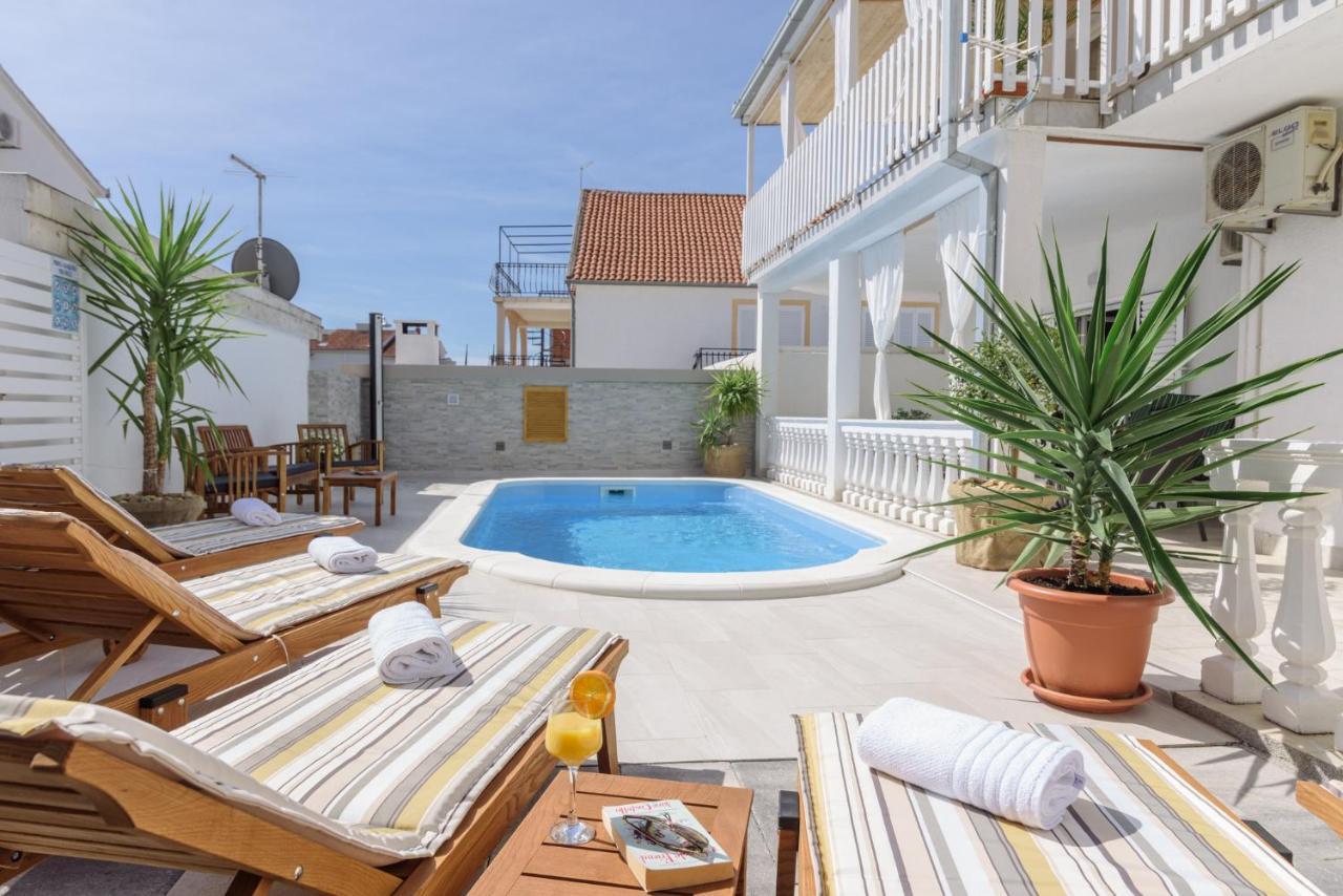 Apartments Villa Sanda - With Pool Trogir Exterior foto