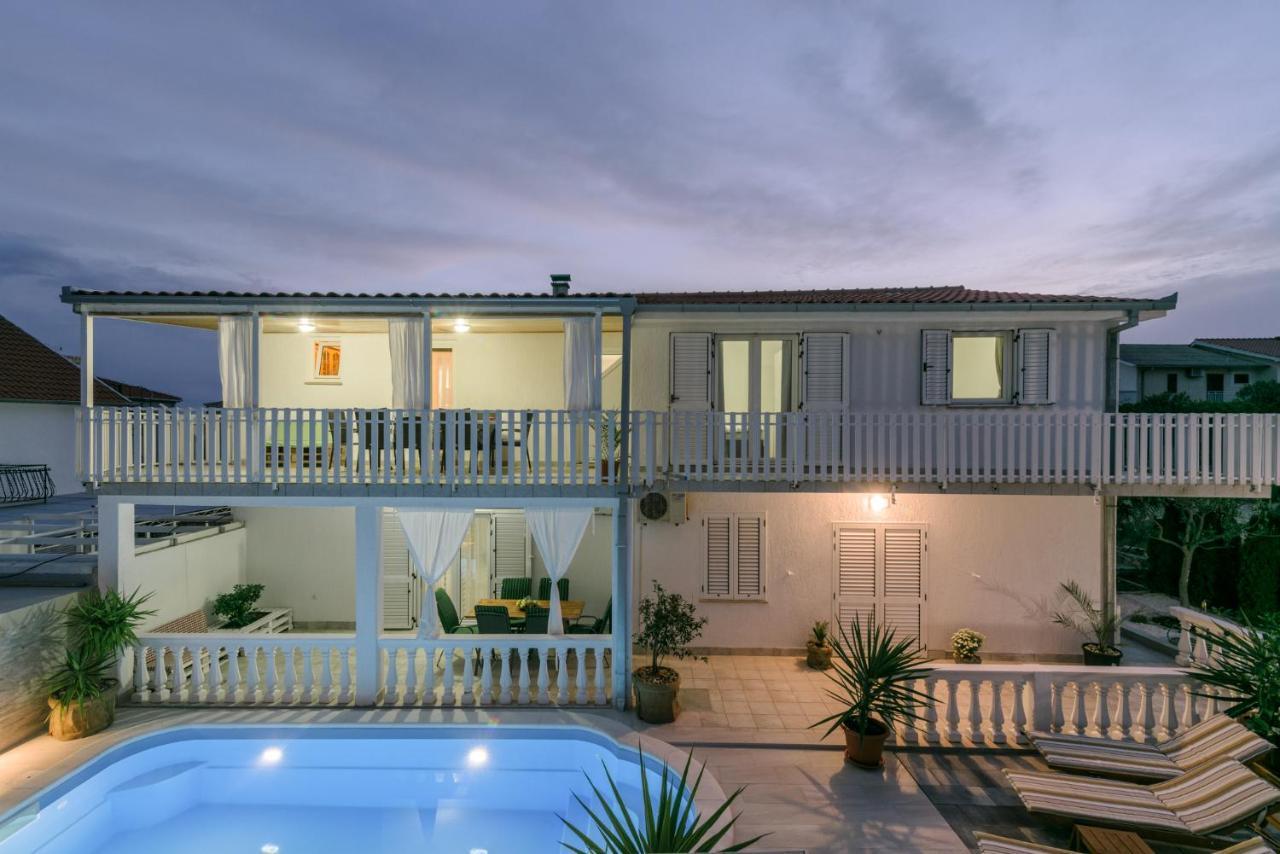 Apartments Villa Sanda - With Pool Trogir Exterior foto