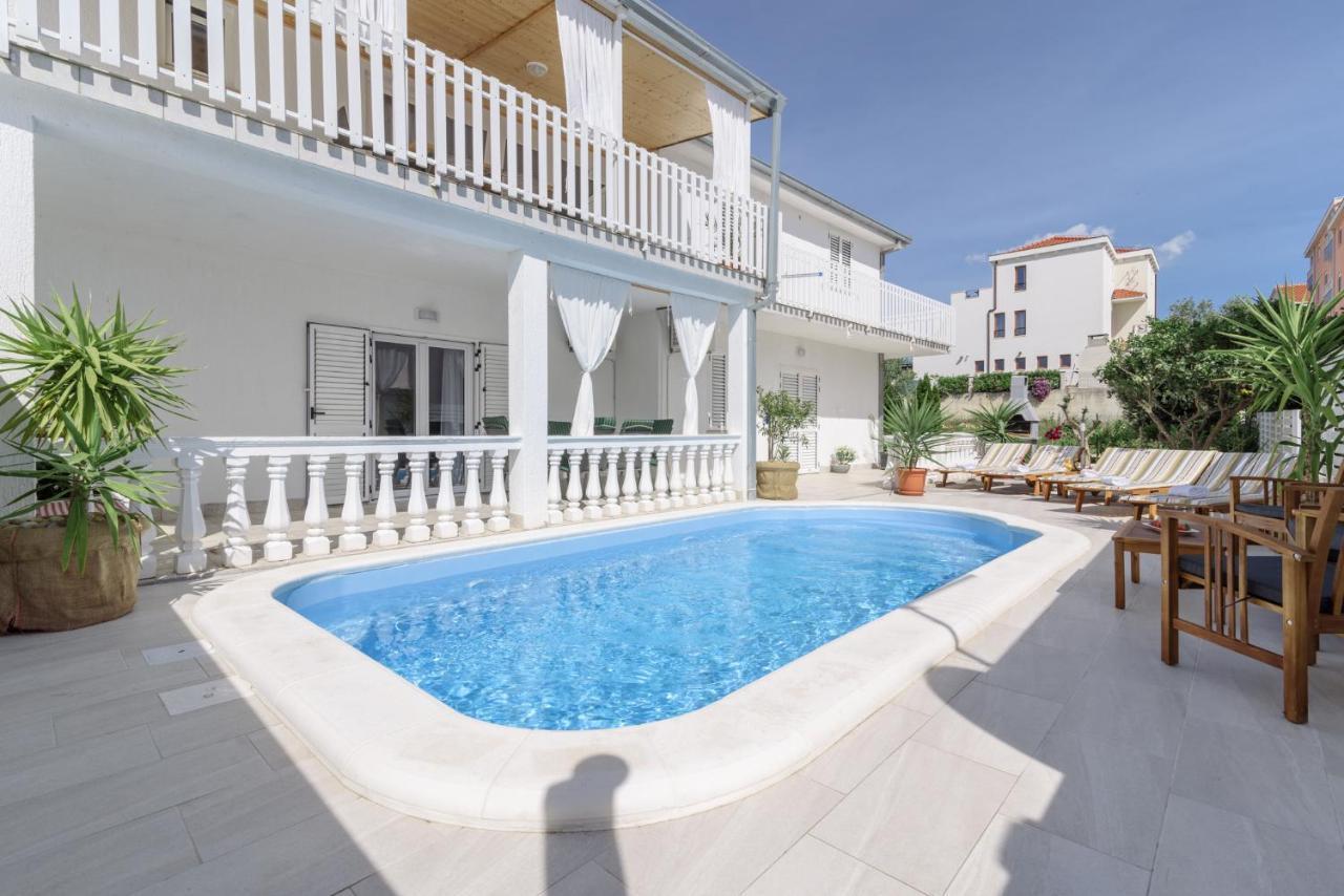 Apartments Villa Sanda - With Pool Trogir Exterior foto